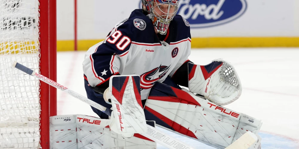 Latvijas vārtsargs Elvis Merzļikins. 