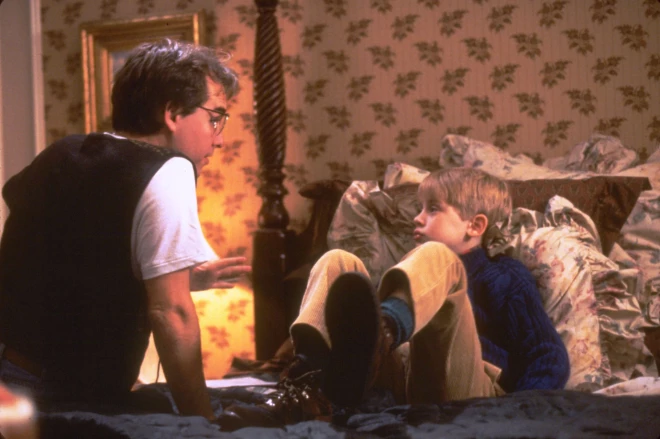 Režisors Kriss Kolumbuss un Makolijs Kalkins filmas “Viens pats mājās 2” uzņemšanas laukumā.