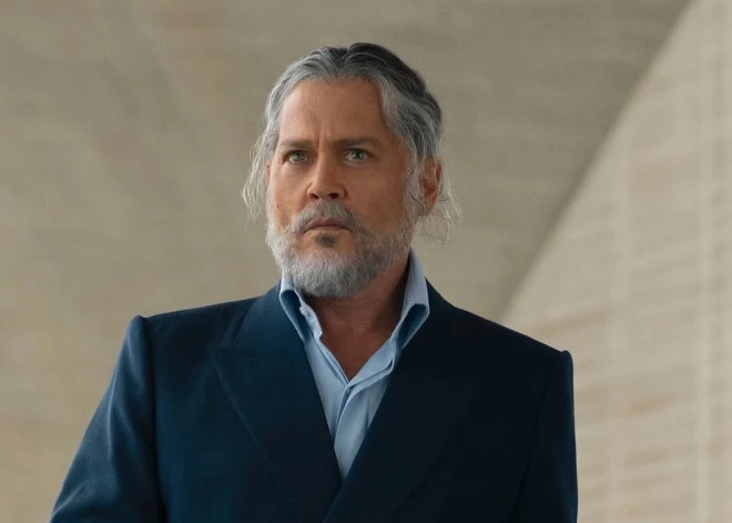 Sirmi mati, sirma bārda! Džonijs Deps pārvērties līdz nepazīšanai