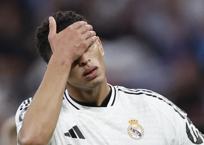 Madrides "Real" ar blīkšķi noliek Čempionu līgas uzvarētāju pilnvaras