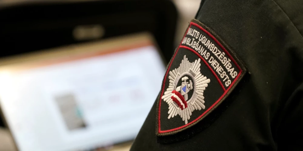 Meža ugunsgrēka dzēšanas laikā Tukuma novadā glābēji atraduši bojāgājušu cilvēku, informēja Valsts ugunsdzēsības un glābšanas dienests.