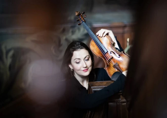 18. oktobrī pulksten 18 orķestris muzicēs kopā ar vijolnieci Elīnu Bukšu.