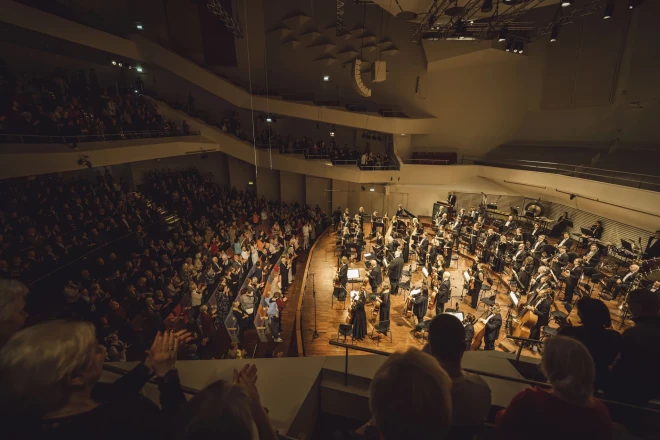 Liepājas Simfoniskais orķestris 145. koncertsezonu uzsāks ar Ivetu Apkalnu un Ērģeļsimfonijas pirmatskaņojumu.
