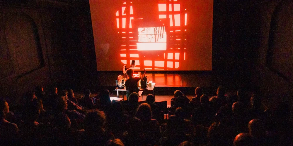 Eksperimentālā kino festivāls “Process”, kas maijā Rīgā norisināsies jau sesto reizi, ir publiskojis programmas pirmos mākslinieku.