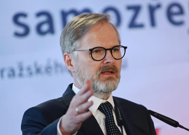 Čehijas premjers: "Pirmo reizi vēsturē Čehijai tiek piegādāta nafta, kas nenāk no Krievijas"