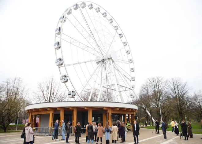 17 апреля 2025 года открылось 65-метровое Рижское колесо обозрения Riga Rise.