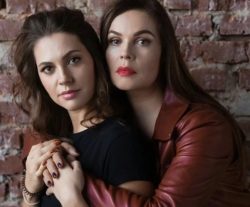 Jekaterina Andrejeva ar meitu (ekrānuzņēmums no "navalny.com")