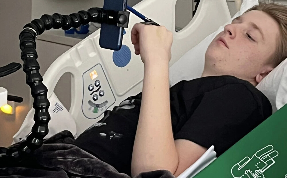 Jauns tāllēcējs, iesildoties sacensībām, gūst savainojumu, pēc kura kļūst paralizēts