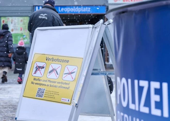Berlīnes sabiedriskajā transportā vairs nedrīkstēs ienest šaujamieročus un nažus