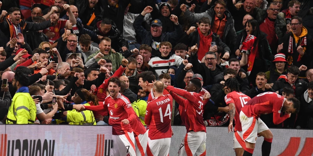 Krietni pirms papildlaika beigām skatītāji sāka pamest "Old Trafford" stadionu, taču tie, kas palika, kļuva par liecinieku brīnumam