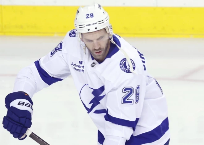 Merzļikina "Blue Jackets" noslēdz regulāro sezonu ar uzvaru pār "Islanders"; Girgensona "Lightning" zaudē "Rangers"