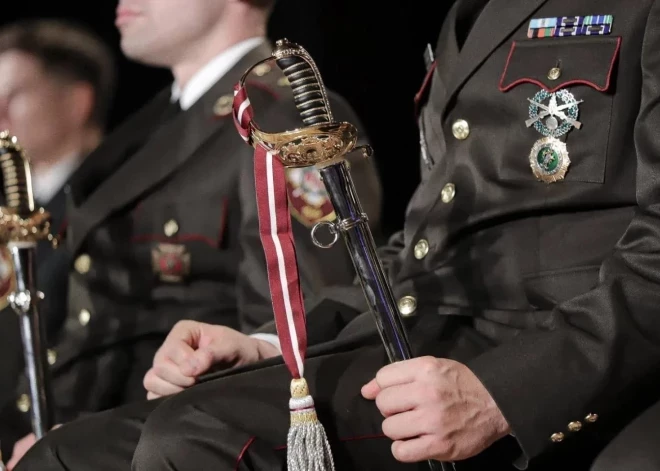 До 2018 года офицеры покупали парадные сабли за свой счет