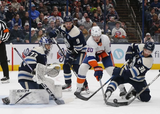 ВИДЕО: "Блю Джекетс" без Мерзликина завершили регулярный сезон победой над "Айлендерс"