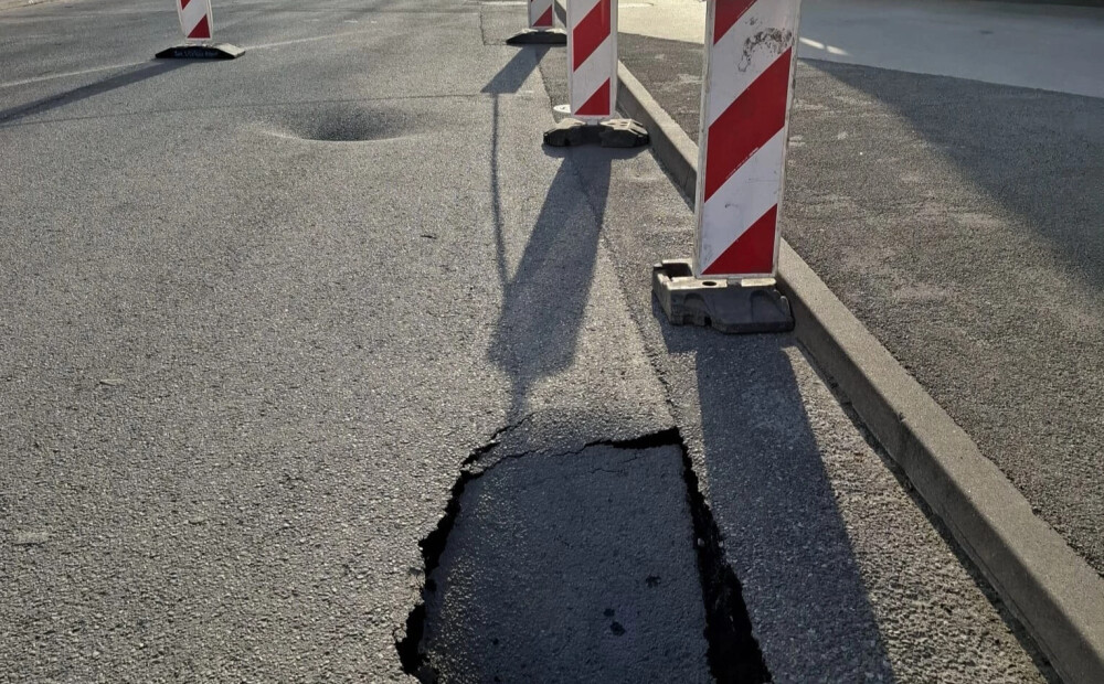 Pie Liepājas koncertzāles igrimis asfalts