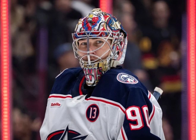 Merzļikins nevarēja palīdzēt "Blue Jackets" pēdējās spēlēs smadzeņu satricinājuma dēļ