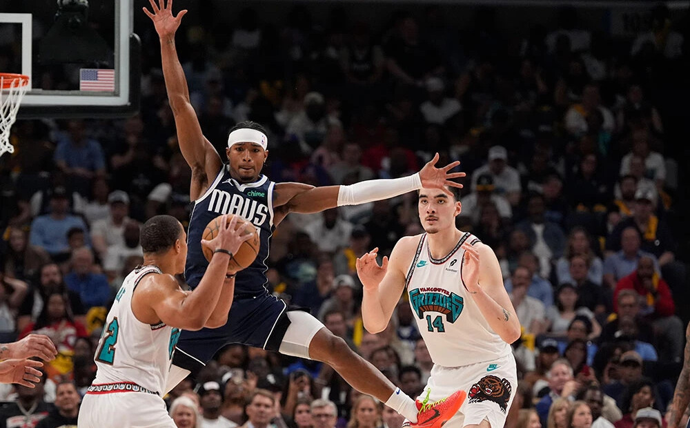"Grizzlies" "play-in" kārtā aptur pērnā gada finālisti "Mavericks"; "Heat" papildlaikā uzveic "Hawks"