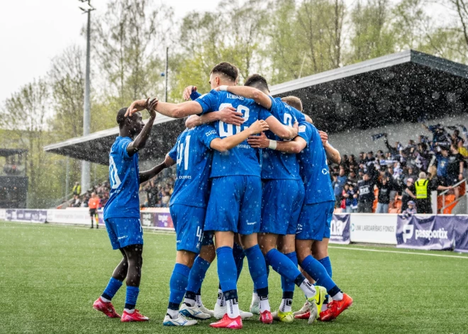 RFS futbolisti sīvā cīņā uzvar "Super Nova" komandu