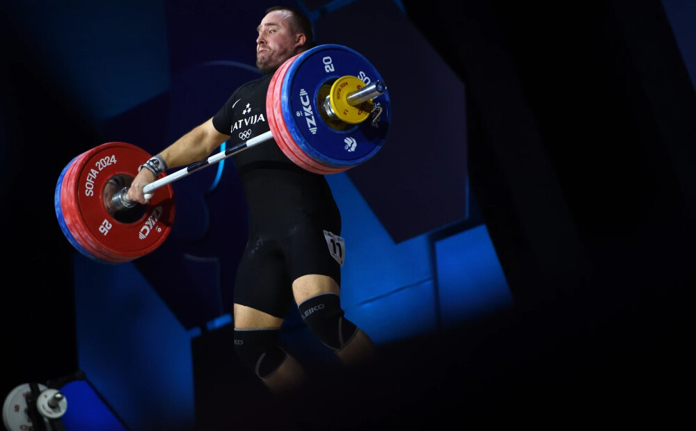 Artūrs Plēsnieks Eiropas čempionātā svarcelšanā paliek bez rezultāta