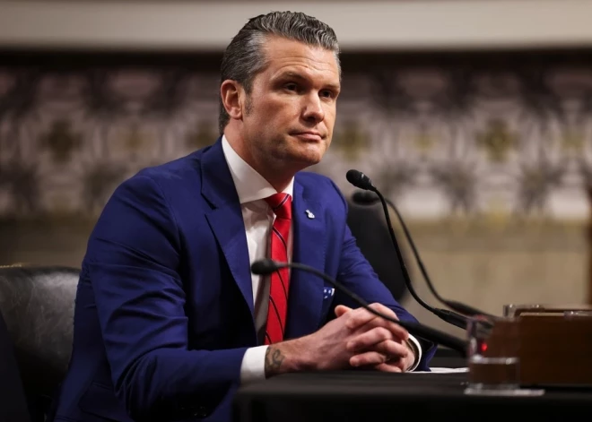 Новый чат-скандал в США: глава Пентагона делился планами ударов по хуситам с женой и братом