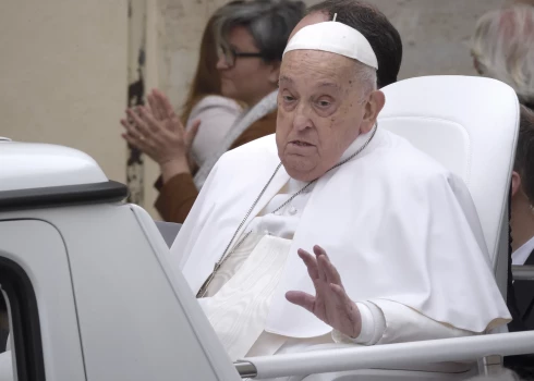 Mūžībā devies Romas katoļu baznīcas pāvests Francisks.