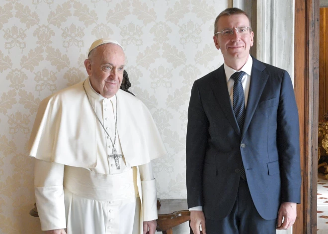 От имени латвийского народа президент выразил соболезнования в связи со смертью папы римского Франциска