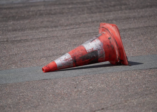 Applūdušajam Daugavpils šosejas posmam pie Kaibalas būs nepieciešami remontdarbi