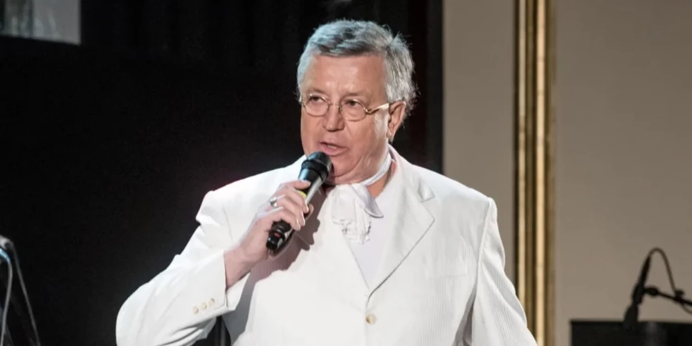 Aktieris Andris Bērziņš tuvākajā laikā būs sastopams viņa solokoncertā "Svētvakars" – 27. aprīlī Dobelē un 3. maijā Jelgavā.