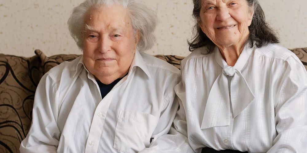 Ēvalds un Anna Skreijas nosvinējuši 66. kāzu jubileju.