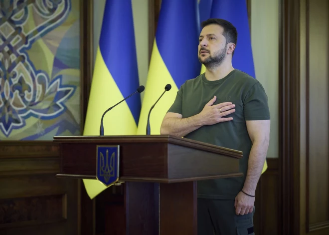 Zelenskis paziņo par trešdien Londonā plānotajām Ukrainas, Lielbritānijas, Francijas un ASV sarunām par pamieru