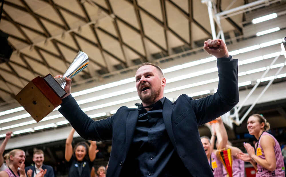 Matīsa Rožlapas trenētās "Royals" basketbolistes piekāpjas otrajā Vācijas čempionāta finālspēlē