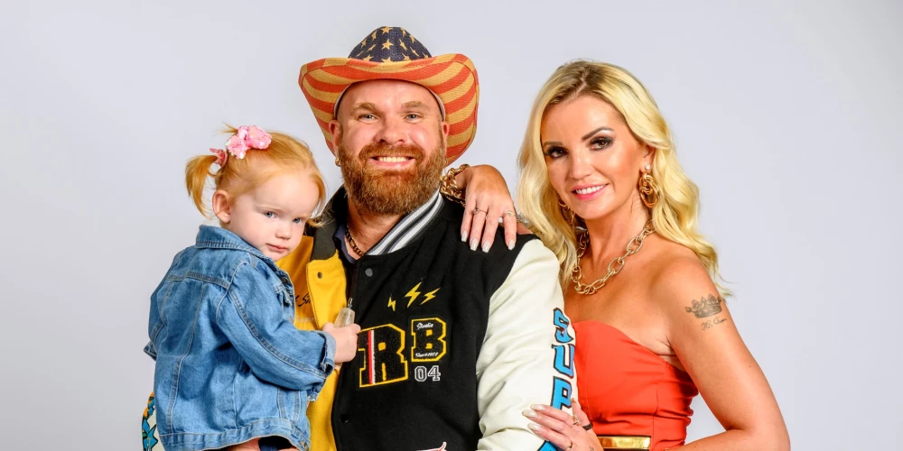 Biedrība Mia Music, ko aizpērn jūnijā reģistrēja muzikants Andris Kivičs ar daudzpusīgo sievu Lieni Kiviču, tiek likvidēta.