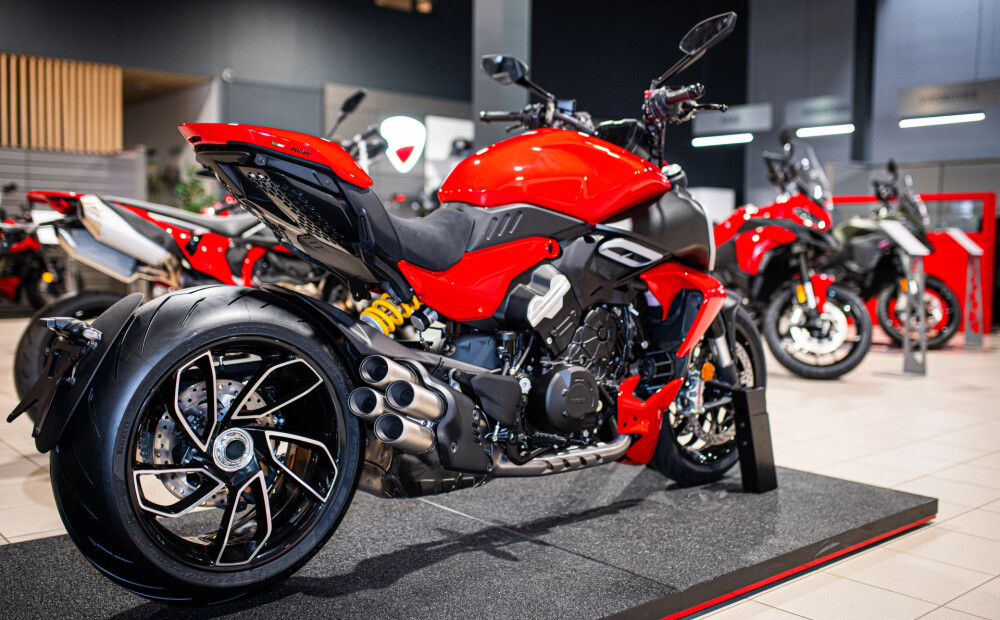 VIDEO: atklāts jauns Ducati motosalons Rīgā