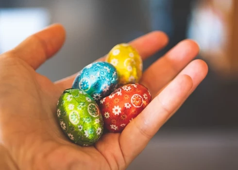 Pašlaik tiek gaidīti autopsijas un toksikoloģijas izmeklējumu rezultāti, kas apstiprinās nāves cēloni un šokolādes sastāvu.