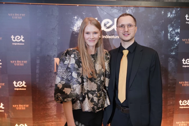 Niklāvs Kurpnieks ar sievu aktrisi Lolitu Kurpnieci, kas nu spēlē galveno lomu jaunajā seriālā Gaumes lieta.