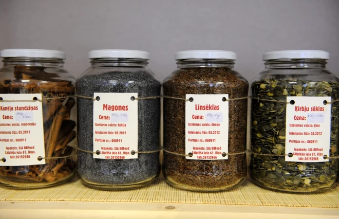 Sēklas jāglabā hermētiskos traukos.