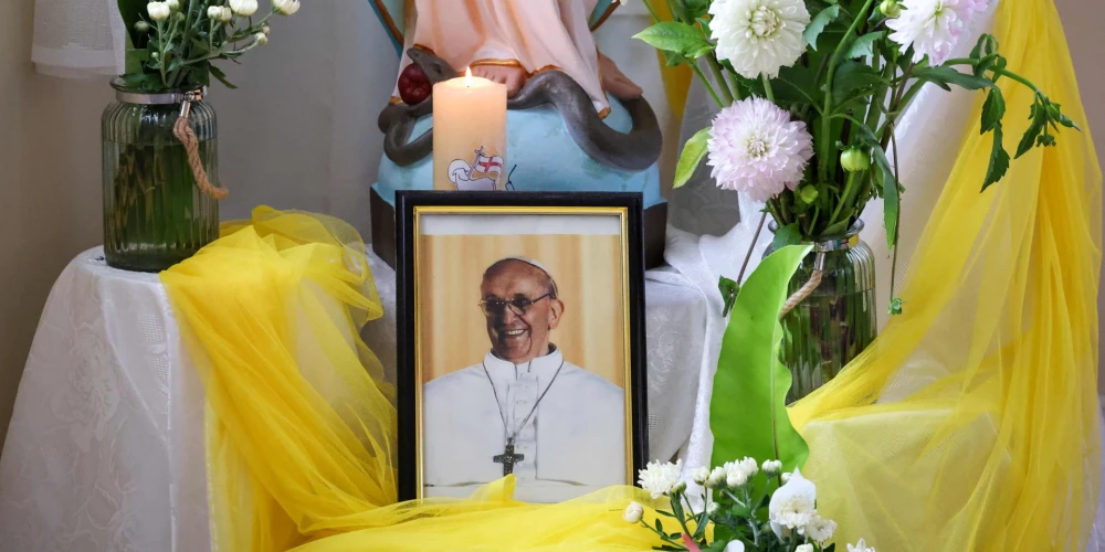 Ceremonijas sākums paredzēts plkst.10.00 (plkst.11.00 pēc Latvijas laika) laukumā pie Svētā Pētera bazilikas Vatikānā..