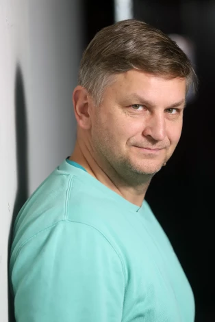 Mūzikas un mākslas attīstības fonda "Balsis" valdes loceklis Ints Teterovskis nepavisam nepriecājas, ka fondam nācās vērsties tiesā pret Valsts kultūrkapitāla fondu.