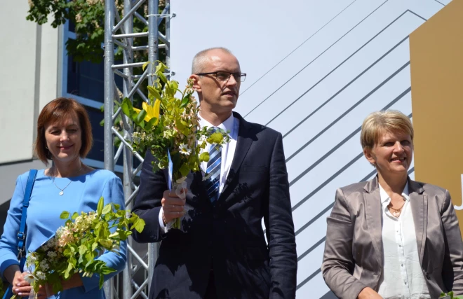 Pirms 11 gadiem Jūrmalas Kūrorta svētkus atklāja tagadējā pilsētas mēre Rita Sproģe (no kreisās), toreizējais mērs Gatis Truksnis un deputāte Tamara Loskutova, kuri atkala startē vietvaras vēlēšanās.