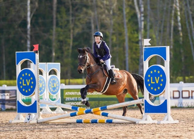 19.aprīlī "Jauno Jātnieku skolā" Inčukalnā ar "Lieldienu kauss 2025" konkurā tika atklāta āra sacensību sezona.