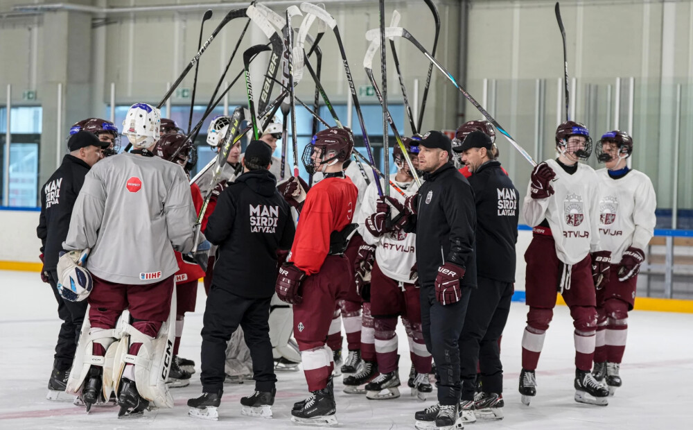 Jau pirmā spēle ar lielu nozīmi. Latvijas U-18 hokeja izlase ASV sāks pasaules čempionātu