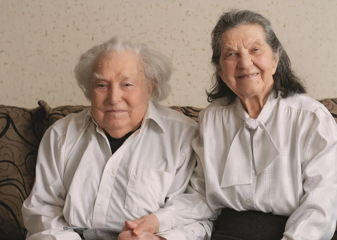 Ar tevi kopā visu mūžu. Ēvalds un Anna Skreijas svin kāzu 66. jubileju