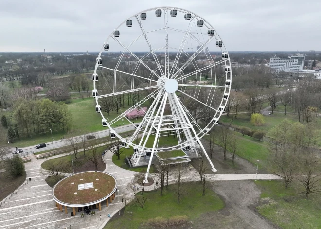 Панорамное колесо в Риге из-за высокого спроса изменило расписание работы
