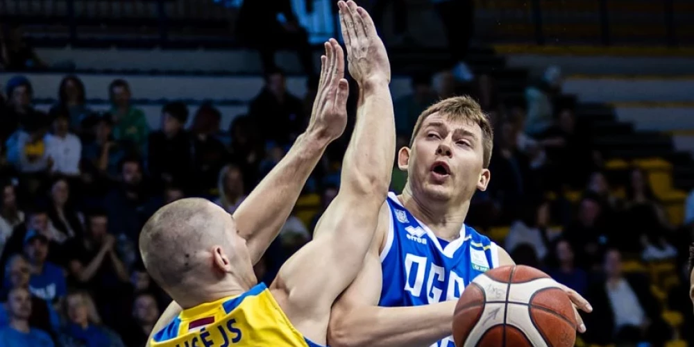 "Ogres" komanda otrdien izcīnīja pirmo uzvaru "Optibet" Latvijas Basketbola līgas (LBL) ceturtdaļfināla sērijā, neļaujot "Ventspilij" iekļūt pusfinālā.