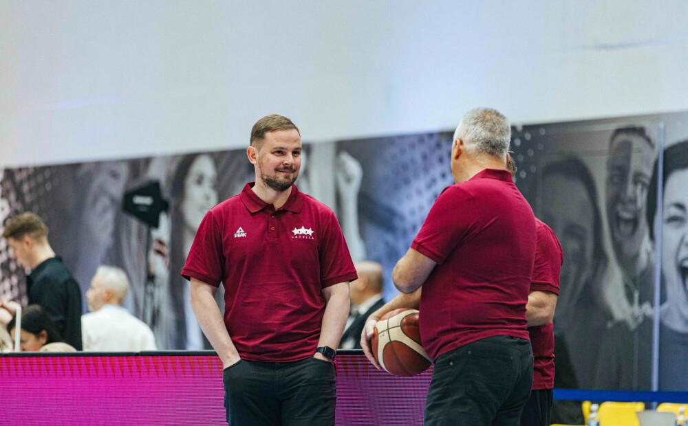 Latvijas sieviešu basketbola izlasi uztic Vācijas kausa ieguvējam Matīsam Rožlapam