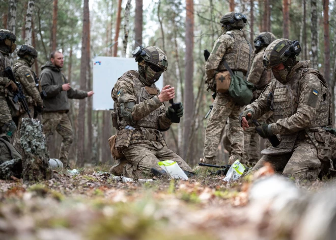 В Литве хоронят погибшего в Украине добровольца, в то время как еще один эстонец пропал без вести на поле боя