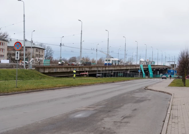 Mainīs satiksmes organizāciju uz Zemitāna tilta Rīgā
