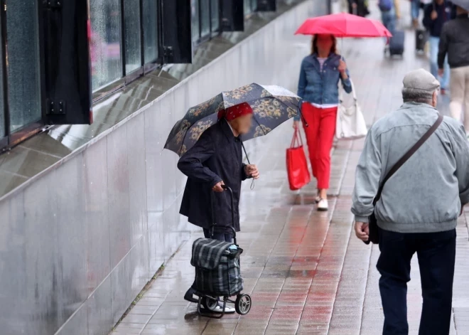 "Был лишь один странный платеж!" Тысячи пенсионеров в Латвии до сих пор без денег - они не получили российские пенсии