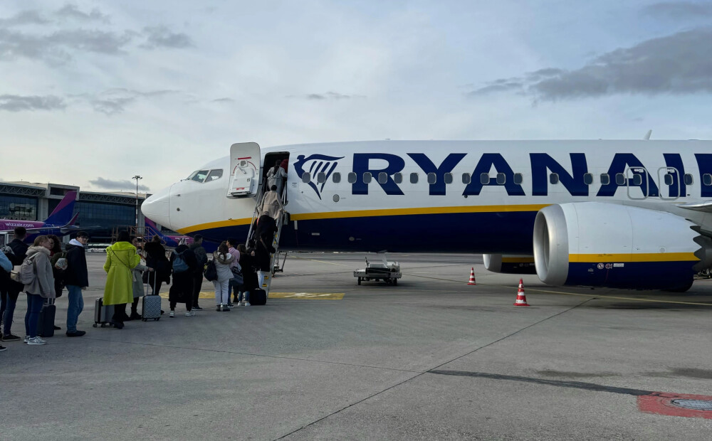 "Ryanair" ieviesis jaunus noteikumus: dažiem pasažieriem bez pases būs nepieciešams vēl viens dokuments