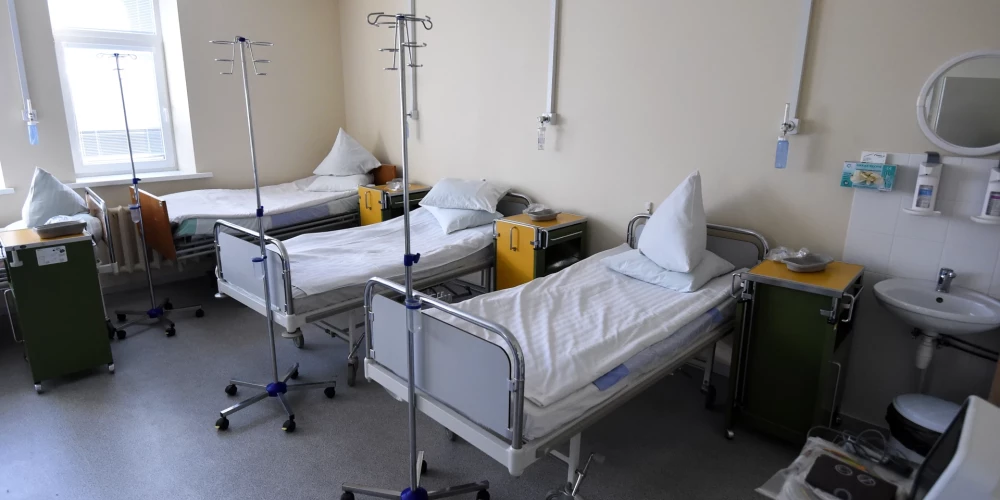 Bērnu slimnīcā turpina ārstēties pieci bērni ar bīstamo E.coli infekciju.