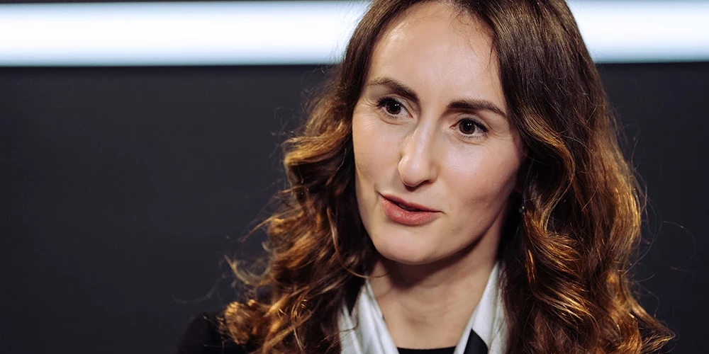 Karina Palkova uzsver, ka tagad, kad ārējās drošības riski ir ārkārtīgi augsti, žurnālistiem īpaši jādomā par satura kvalitāti, par profesionālās ētikas principu ievērošanu, jāpievērš uzmanība, vai žurnālists ar savu darbu, vai, iespējams, bezdarbību nekaitē valsts drošības interesēm. 